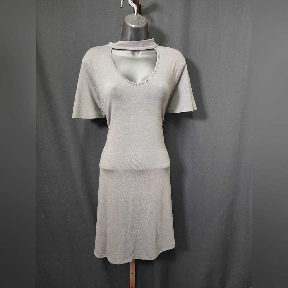 Zenana premium keyhole dress